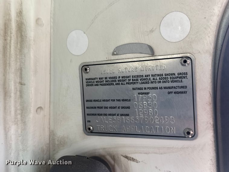 image for item ET1956 2005 Isuzu NPR dump truck