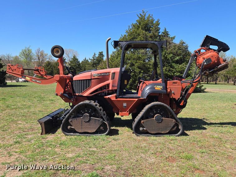 image for item ET5197 2014 Ditch Witch RT120 QUAD vibratory cable plow