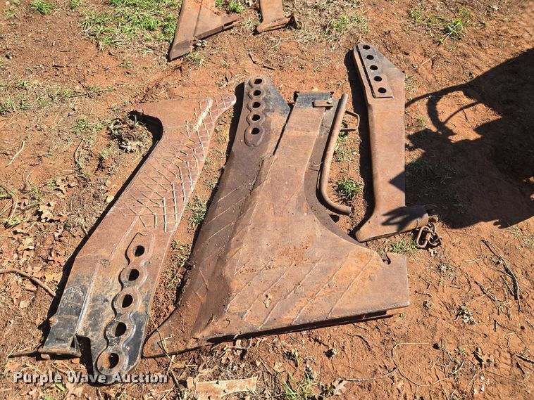 image for item ET5197 2014 Ditch Witch RT120 QUAD vibratory cable plow