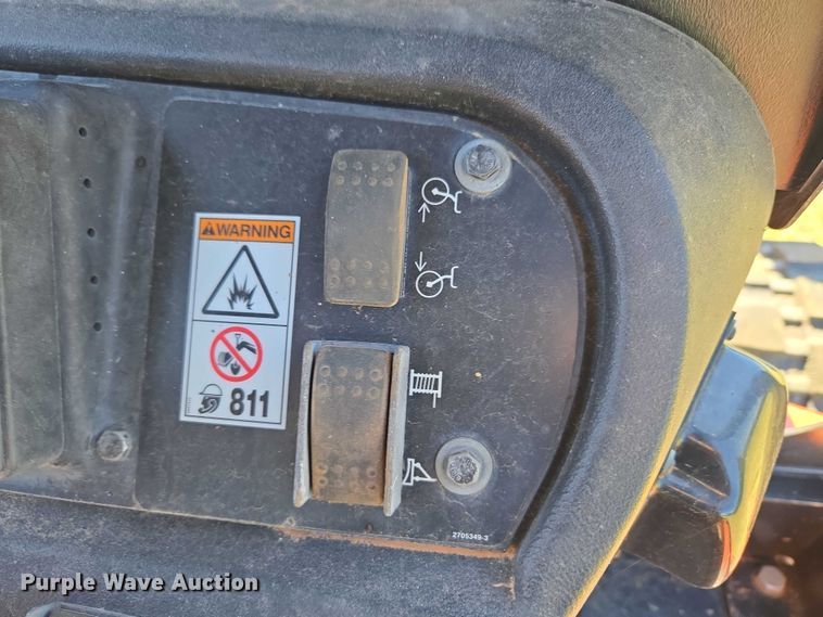 image for item ET5197 2014 Ditch Witch RT120 QUAD vibratory cable plow