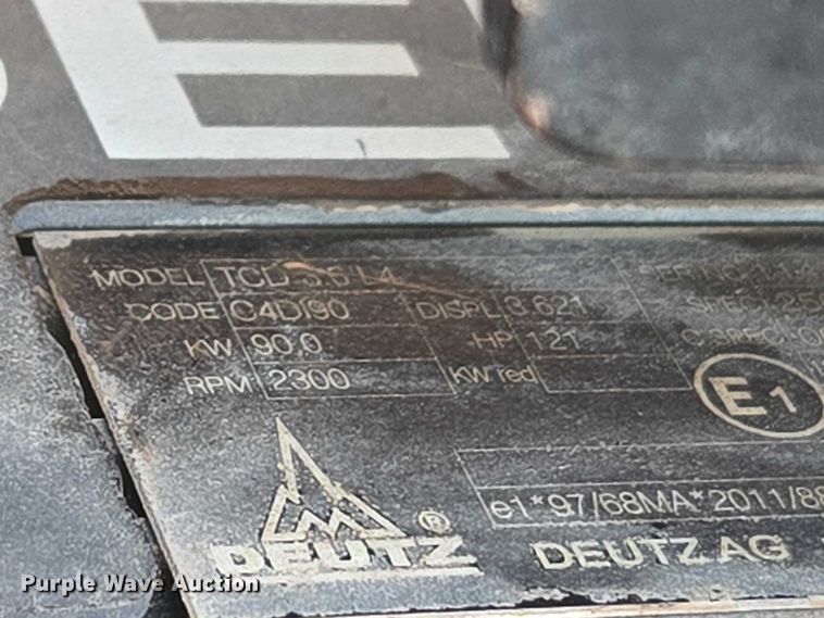 image for item ET5197 2014 Ditch Witch RT120 QUAD vibratory cable plow