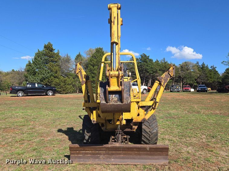 image for item ET5205 2005 Vermeer RT650 vibratory cable plow