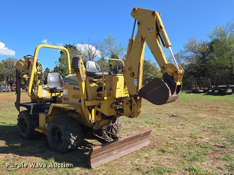 image for item ET5205 2005 Vermeer RT650 vibratory cable plow