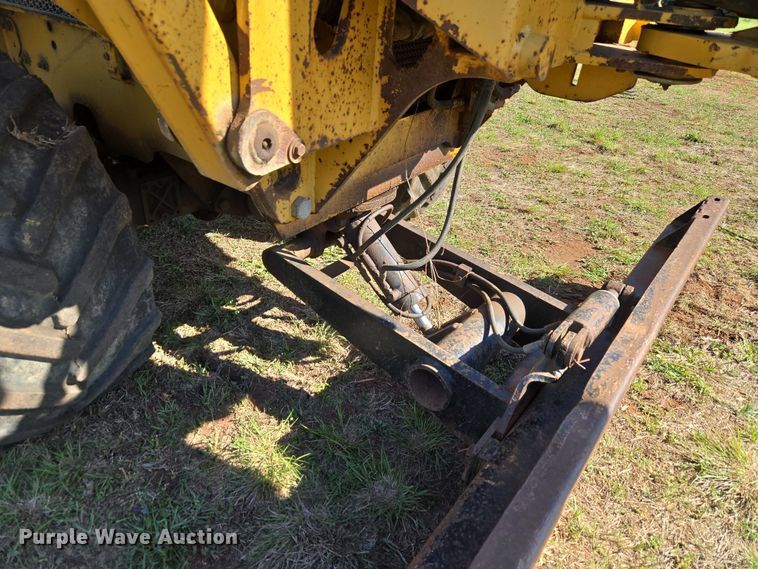 image for item ET5205 2005 Vermeer RT650 vibratory cable plow