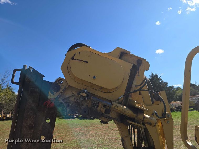 image for item ET5205 2005 Vermeer RT650 vibratory cable plow