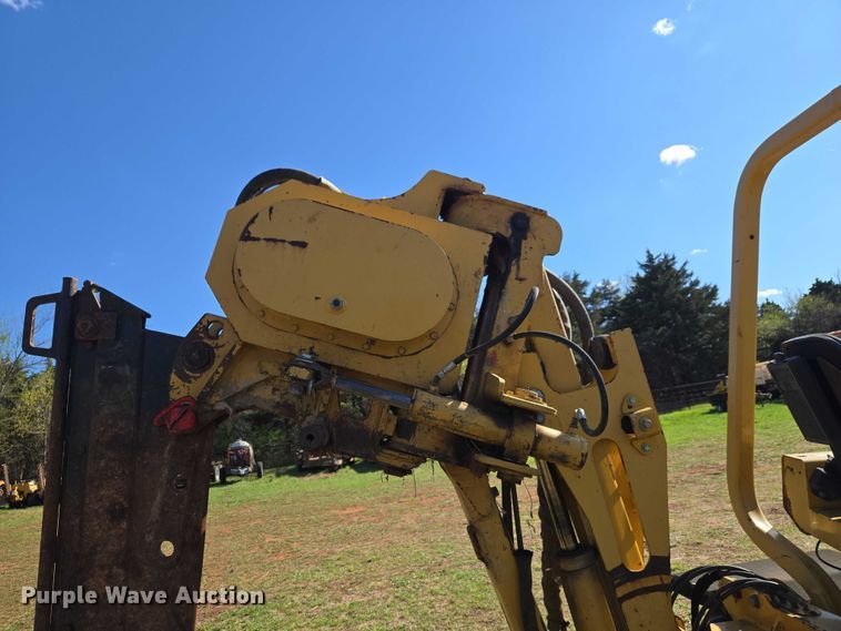 image for item ET5205 2005 Vermeer RT650 vibratory cable plow