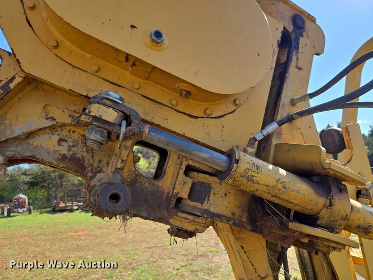 image for item ET5205 2005 Vermeer RT650 vibratory cable plow