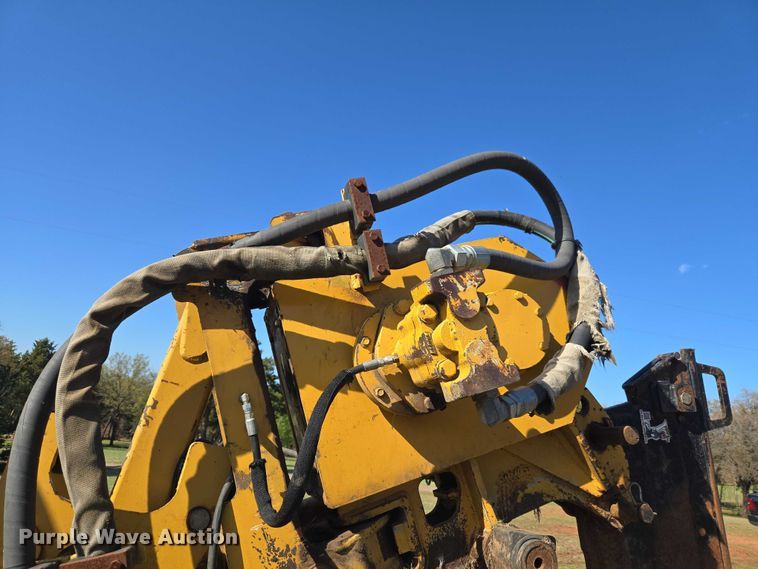 image for item ET5205 2005 Vermeer RT650 vibratory cable plow