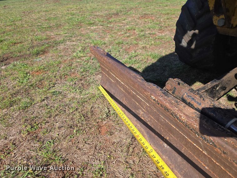 image for item ET5205 2005 Vermeer RT650 vibratory cable plow