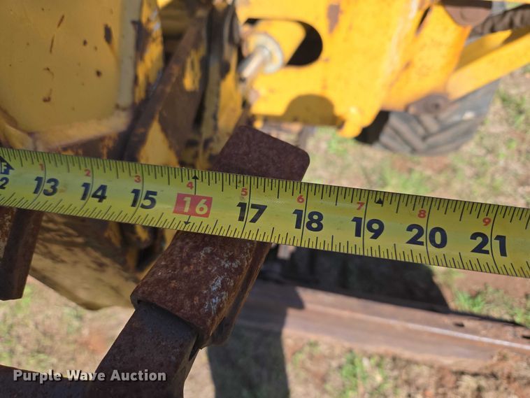 image for item ET5205 2005 Vermeer RT650 vibratory cable plow