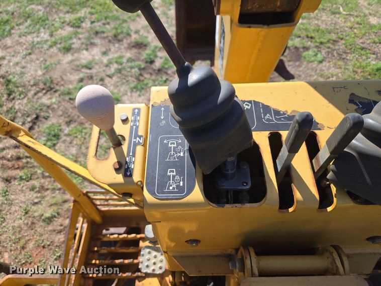 image for item ET5205 2005 Vermeer RT650 vibratory cable plow