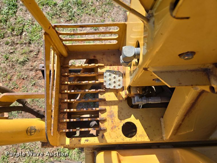 image for item ET5205 2005 Vermeer RT650 vibratory cable plow