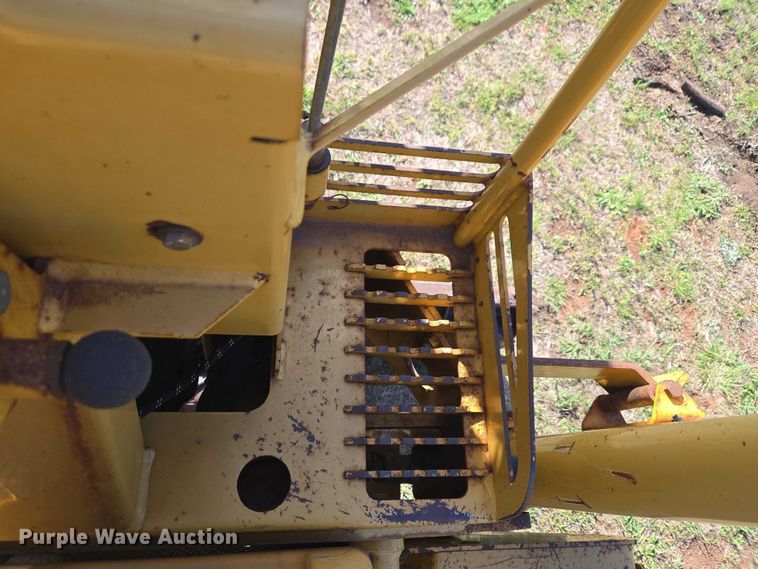 image for item ET5205 2005 Vermeer RT650 vibratory cable plow