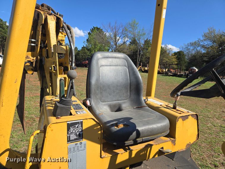 image for item ET5205 2005 Vermeer RT650 vibratory cable plow