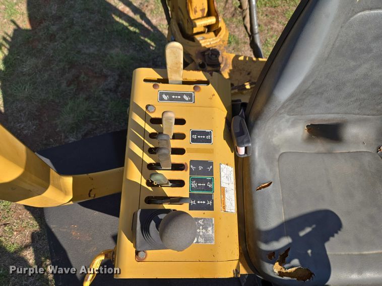 image for item ET5205 2005 Vermeer RT650 vibratory cable plow