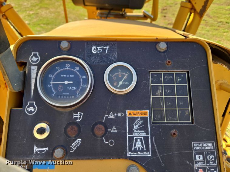 image for item ET5205 2005 Vermeer RT650 vibratory cable plow