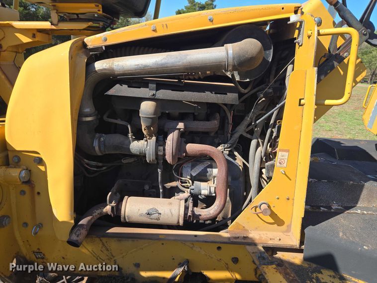 image for item ET5205 2005 Vermeer RT650 vibratory cable plow