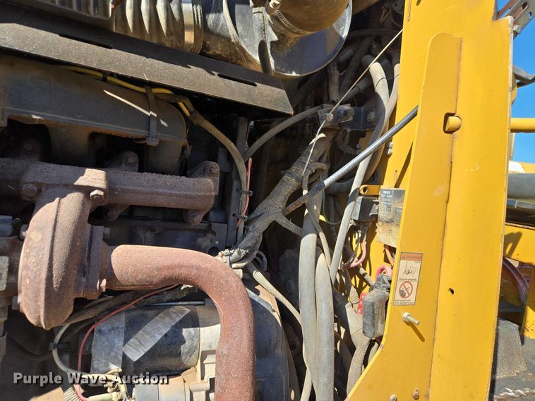 image for item ET5205 2005 Vermeer RT650 vibratory cable plow