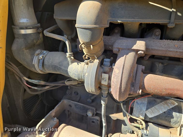 image for item ET5205 2005 Vermeer RT650 vibratory cable plow