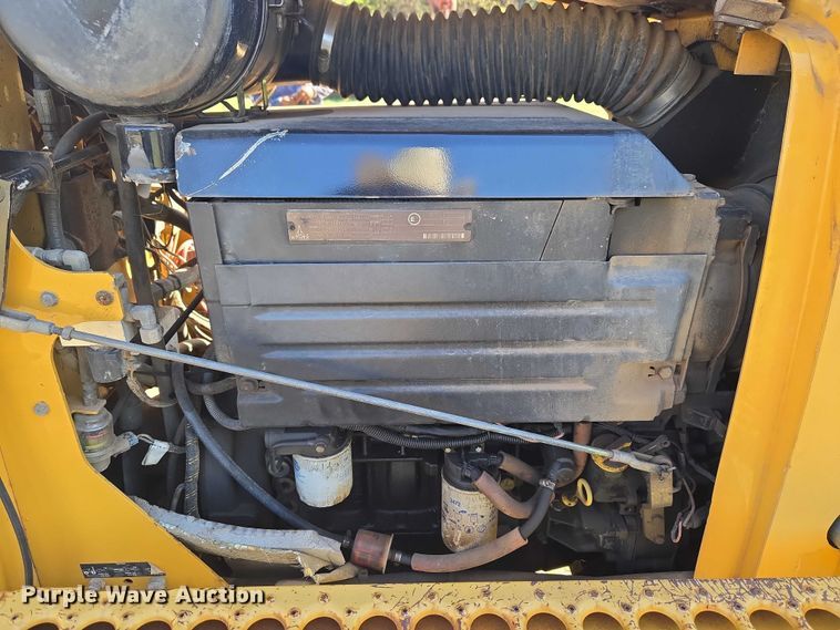 image for item ET5205 2005 Vermeer RT650 vibratory cable plow