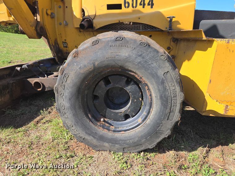 image for item ET5205 2005 Vermeer RT650 vibratory cable plow