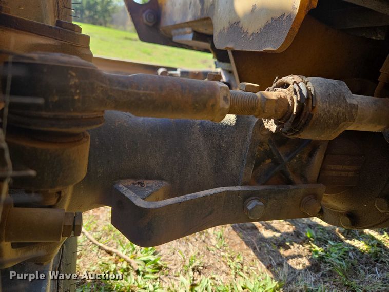 image for item ET5205 2005 Vermeer RT650 vibratory cable plow