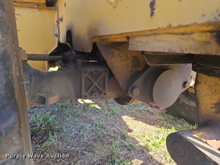 image for item ET5205 2005 Vermeer RT650 vibratory cable plow