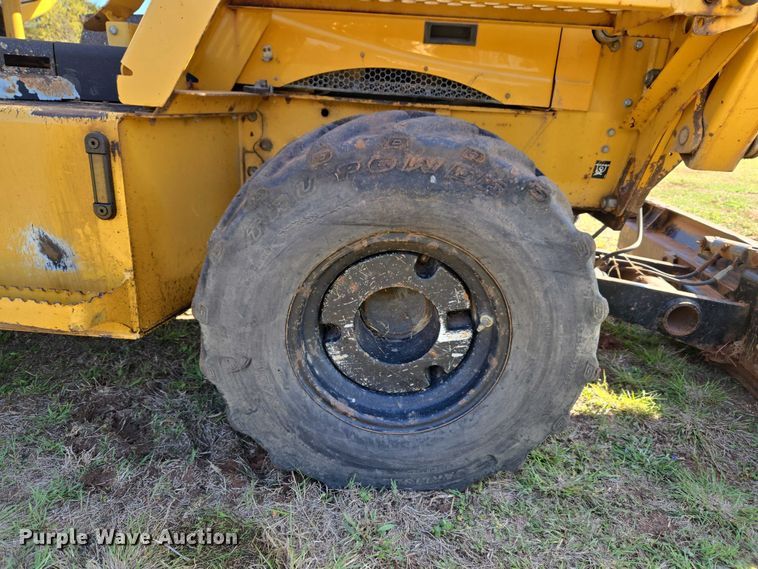 image for item ET5205 2005 Vermeer RT650 vibratory cable plow