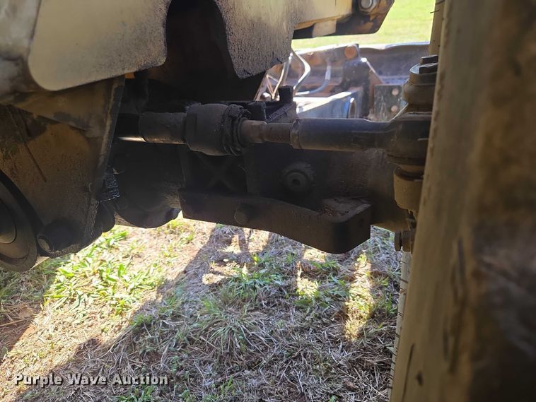 image for item ET5205 2005 Vermeer RT650 vibratory cable plow