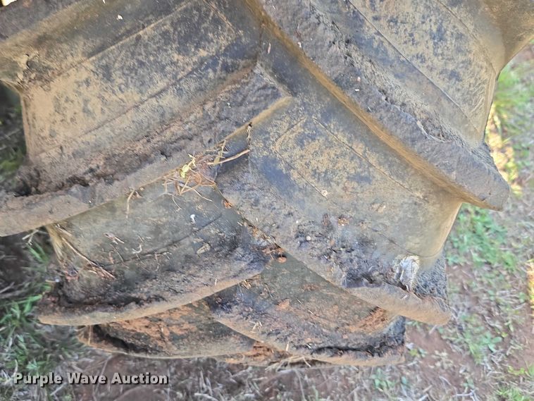 image for item ET5205 2005 Vermeer RT650 vibratory cable plow