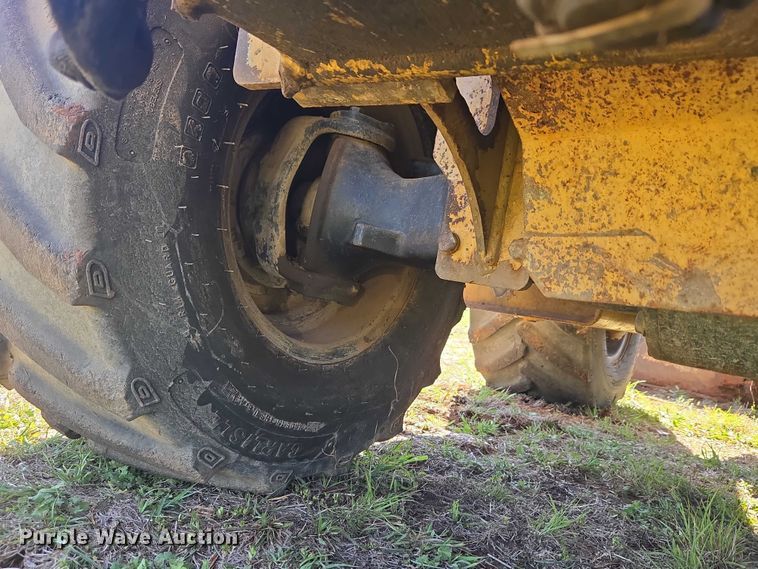 image for item ET5205 2005 Vermeer RT650 vibratory cable plow