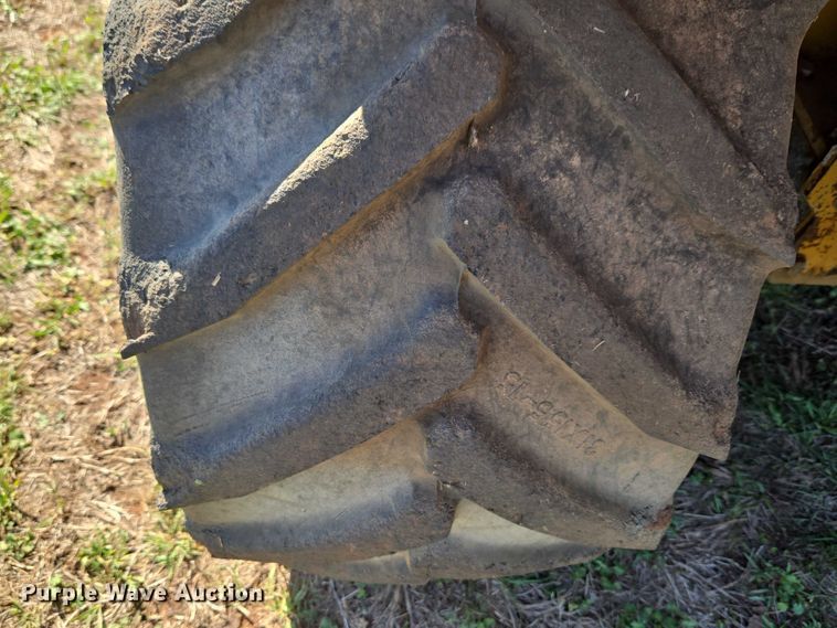 image for item ET5205 2005 Vermeer RT650 vibratory cable plow