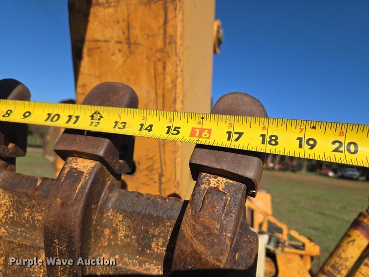 image for item ET5208 1989 Case 760 vibratory cable plow