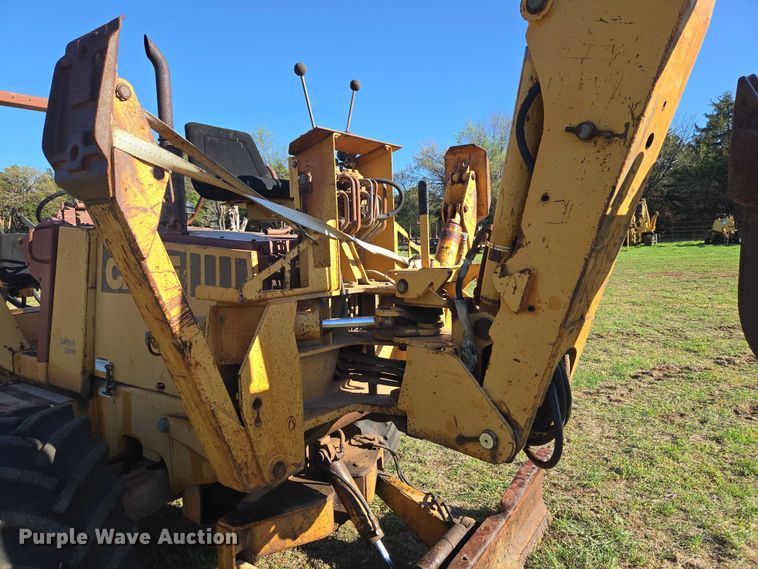 image for item ET5208 1989 Case 760 vibratory cable plow
