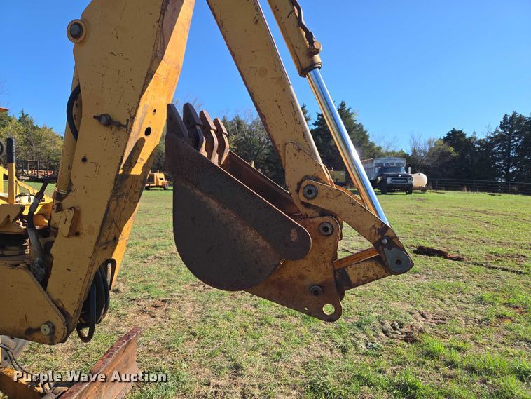 image for item ET5208 1989 Case 760 vibratory cable plow