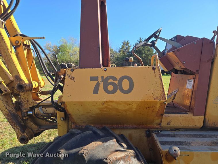 image for item ET5208 1989 Case 760 vibratory cable plow