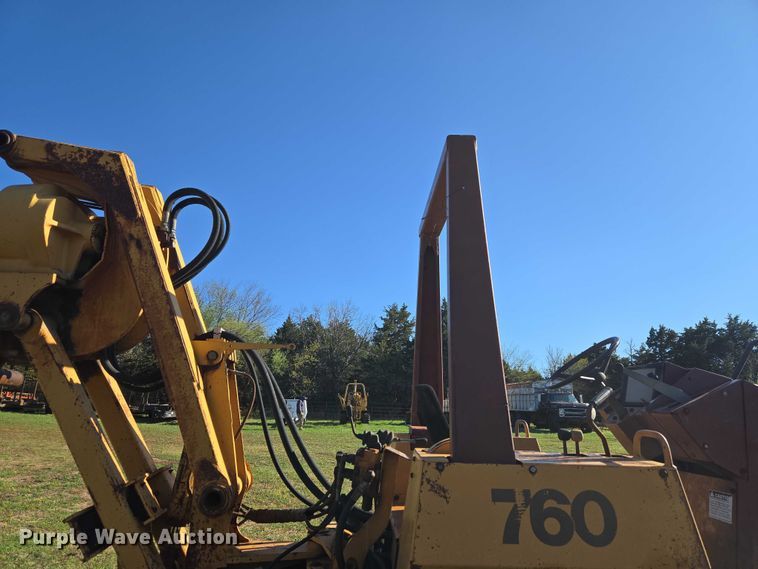 image for item ET5208 1989 Case 760 vibratory cable plow