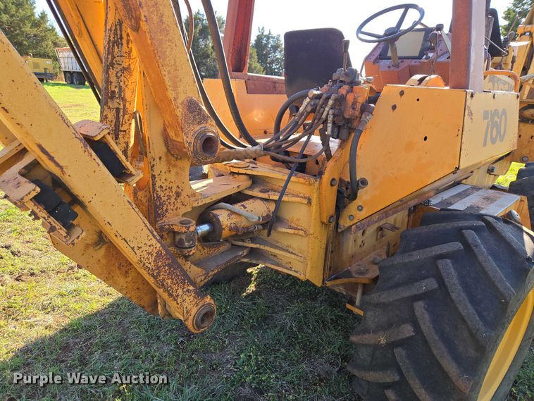 image for item ET5208 1989 Case 760 vibratory cable plow