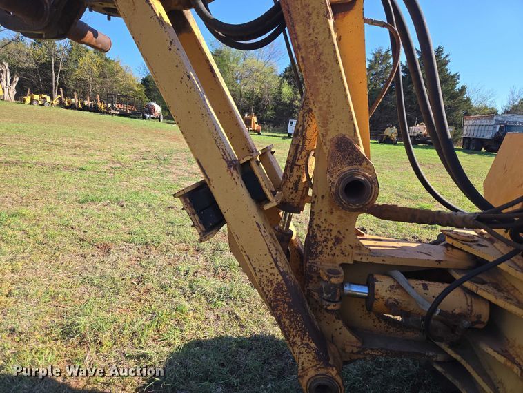 image for item ET5208 1989 Case 760 vibratory cable plow