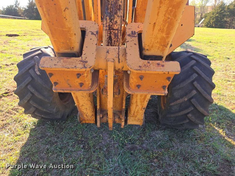 image for item ET5208 1989 Case 760 vibratory cable plow