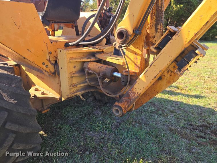 image for item ET5208 1989 Case 760 vibratory cable plow