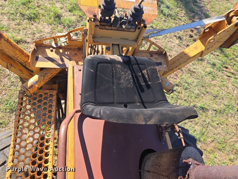 image for item ET5208 1989 Case 760 vibratory cable plow