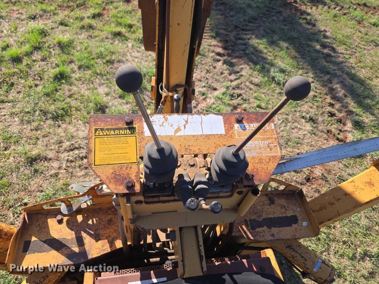 image for item ET5208 1989 Case 760 vibratory cable plow