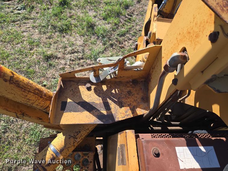 image for item ET5208 1989 Case 760 vibratory cable plow