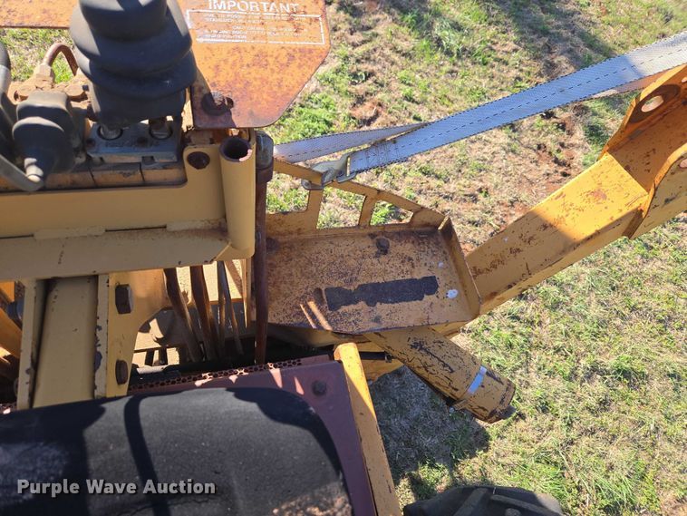 image for item ET5208 1989 Case 760 vibratory cable plow