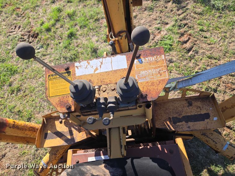 image for item ET5208 1989 Case 760 vibratory cable plow