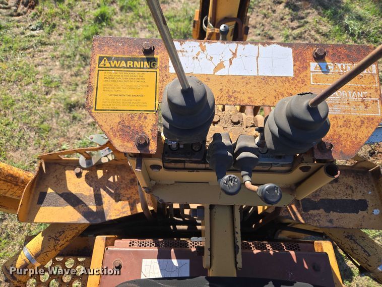 image for item ET5208 1989 Case 760 vibratory cable plow