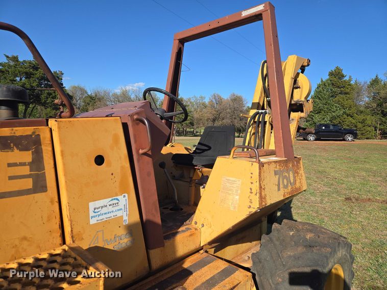 image for item ET5208 1989 Case 760 vibratory cable plow