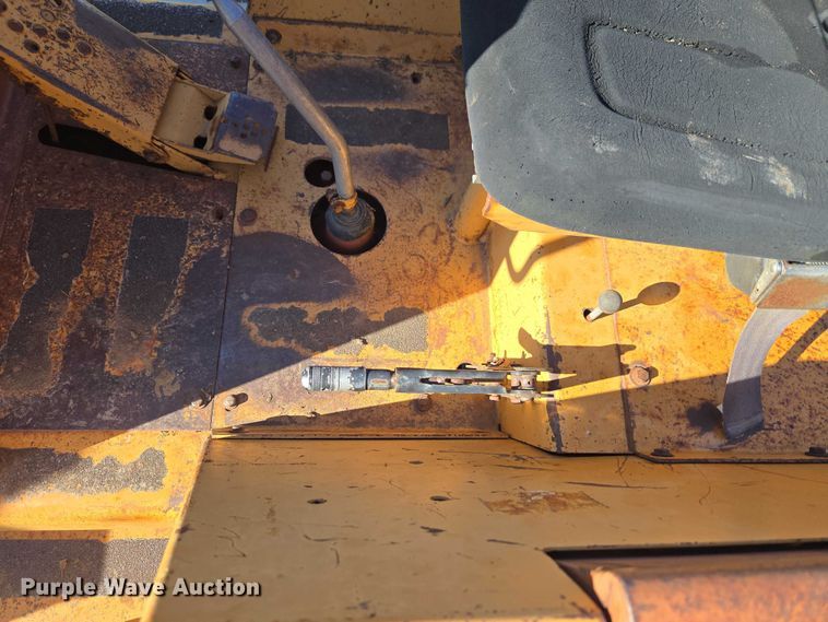 image for item ET5208 1989 Case 760 vibratory cable plow