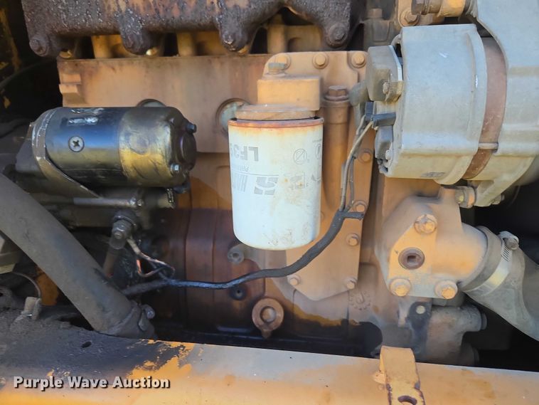 image for item ET5208 1989 Case 760 vibratory cable plow